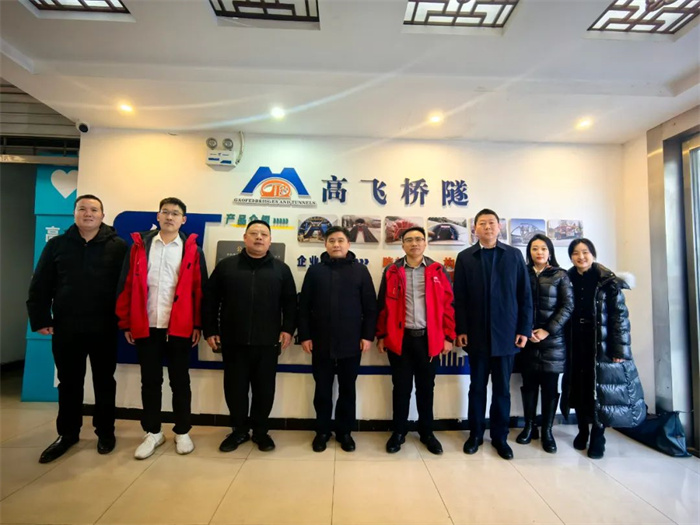 熱烈歡迎國資委物資流通國際合作事務(wù)中心書記、主任王校武一行蒞臨公司走訪調(diào)研